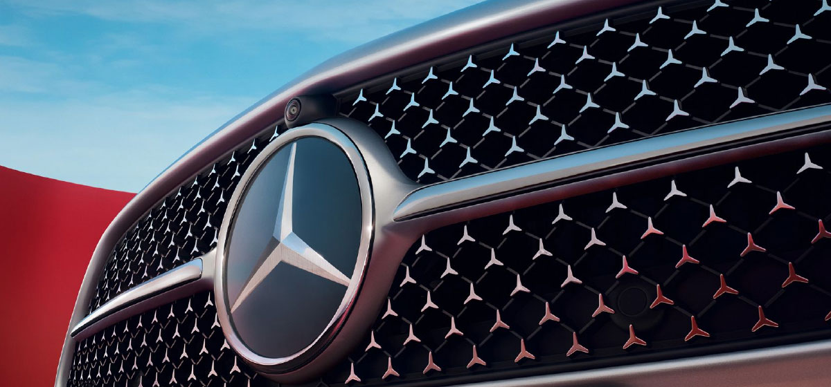 Đầu xe Mercedes C-Class mặt nạ kim cương