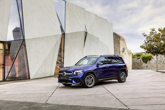 Ngoại Thất Mercedes-Benz GLB 200 AMG