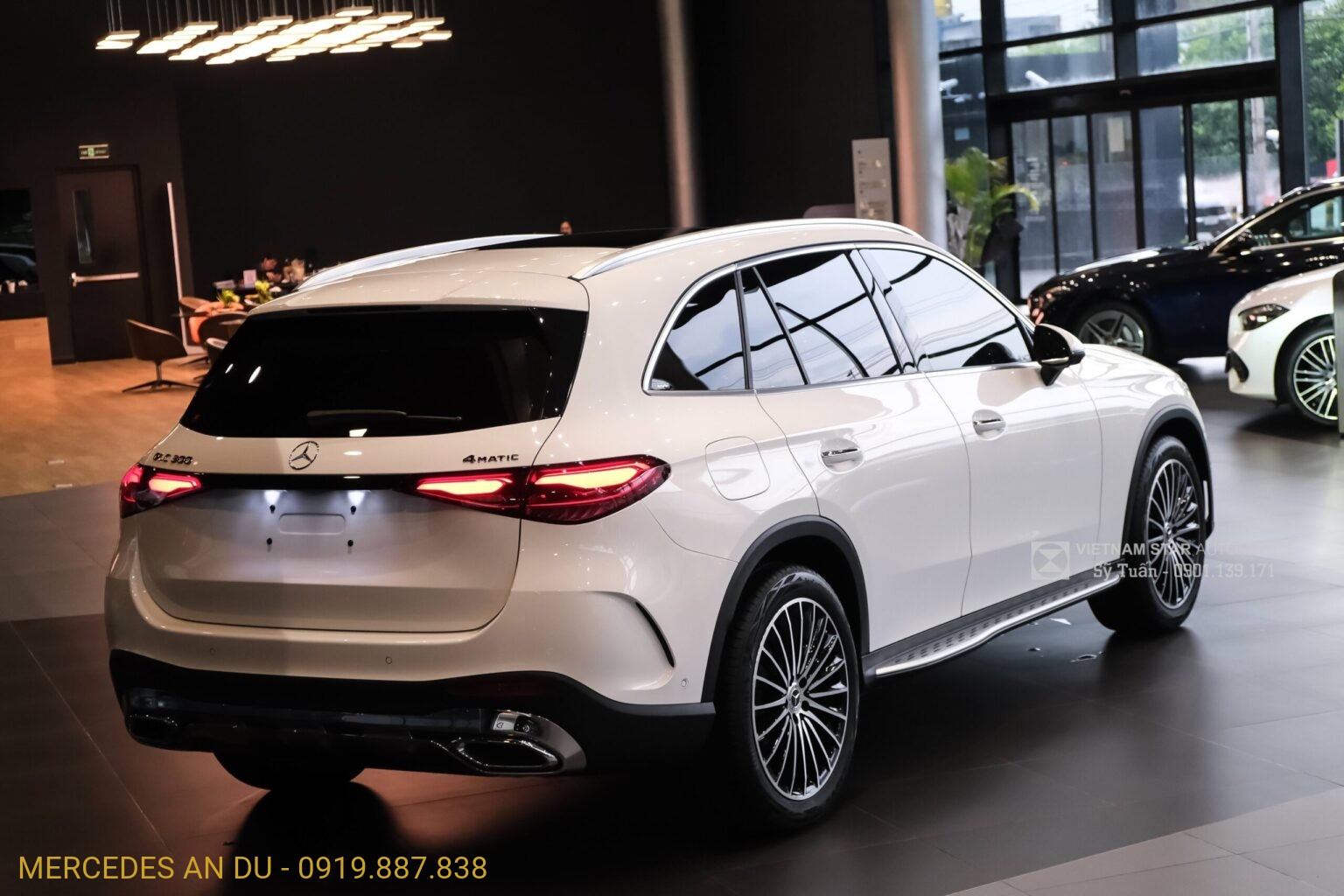 GLC300-Trang-1-scaled-1536×1024
