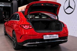 Khoang hành lý sau của Mercedes CLA 200 electric